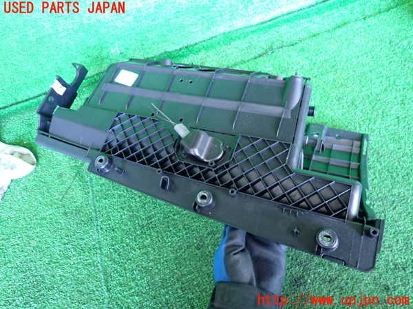 2UPJ-9237777516]ジャガー・XE(JA2ND)グローブボックス1 中古_2