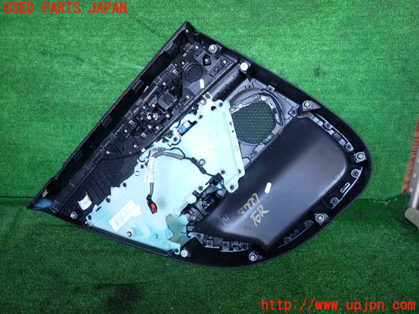 2UPJ-9237771294]ジャガー・XE(JA2ND)右後ドア内張り 中古_3