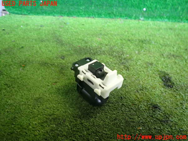 2UPJ-9237786245]ベンツ C180 コンプレッサー ステーションワゴン(203246)左前パワーウィンドウスイッチ 中古_2