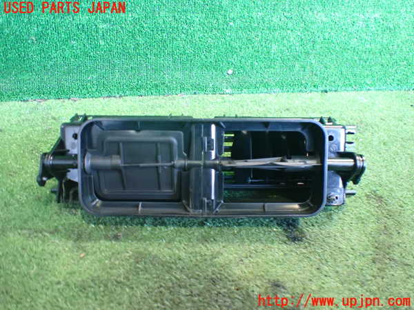 2UPJ-9237787526]ベンツ C180 コンプレッサー ステーションワゴン(203246)エアコン吹き出し口1 (真中) 中古_2