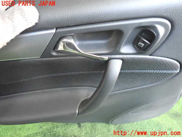 2UPJ-9237781324]ベンツ C180 コンプレッサー ステーションワゴン(203246)左後ドア内張り 中古_2