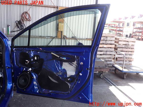 2UPJ-9237791230]レヴォーグ(VN5)右前ドア 中古 CENTRAL M2E48 43R-00018_4