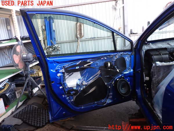 2UPJ-9237791260]レヴォーグ(VN5)左前ドア 中古 CENTRAL M2E48 43R-00018_4