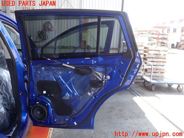 2UPJ-9237791290]レヴォーグ(VN5)右後ドア 中古 AGC M2L4 43R-00073_4