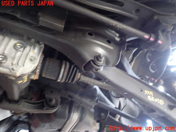 2UPJ-9237795295]レヴォーグ(VN5)リアメンバー 中古_3