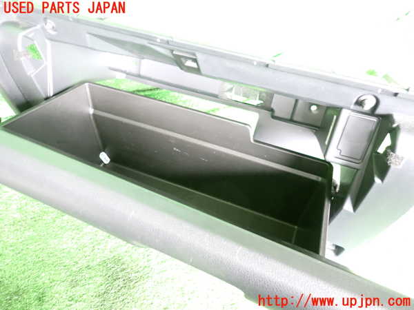 2UPJ-9237797516]レヴォーグ(VN5)グローブボックス1 中古_2