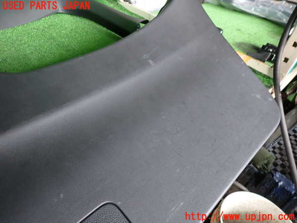 2UPJ-9237791578]レヴォーグ(VN5)バックドア内張り 中古_3