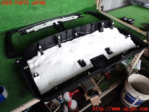 2UPJ-9237791578]レヴォーグ(VN5)バックドア内張り 中古_4