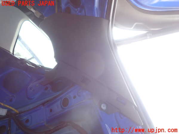 2UPJ-9237797675]レヴォーグ(VN5)右リアピラートリム 中古_3