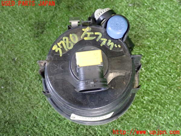 2UPJ-9237801182]BMW X1(HT20)左フォグ 中古 (F48)_3