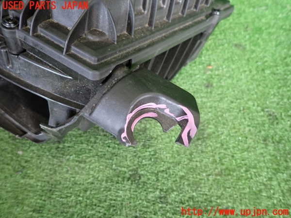 2UPJ-9237802560]BMW X1(HT20)エアクリーナーボックス 中古 (F48)_5