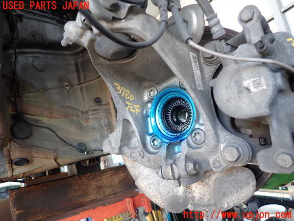 2UPJ-9237804295]BMW X1(HT20)左フロントナックルハブ 中古 (F48)_2
