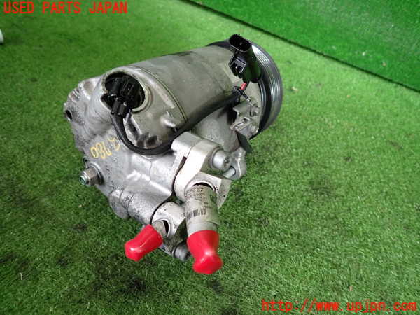 2UPJ-9237806025]BMW X1(HT20)エアコンコンプレッサー (ジャンク品) 中古 (F48)_2