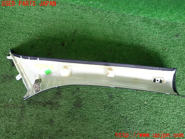 2UPJ-9237807660]BMW X1(HT20)左フロントピラートリム 中古 (F48)_4