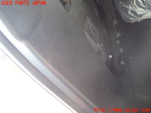 2UPJ-9237807665]BMW X1(HT20)右センターピラートリム 中古 (F48)_4