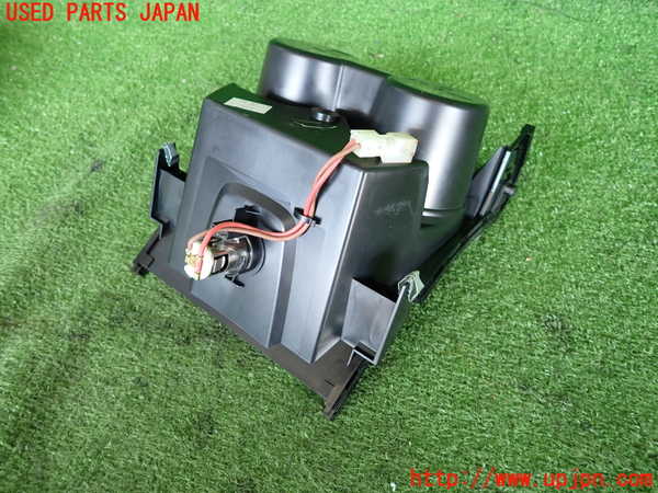 2UPJ-9237807810]BMW X1(HT20)ドリンクホルダー 中古 (F48)_4