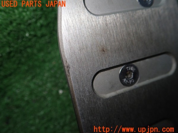3UPJ=9237810630]アバルト 595 ツーリズモ(312142)純正 ペダルカバー 中古_5