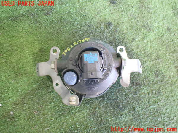 2UPJ-9237821180]パジェロ(V98W)右フォグ 中古_3