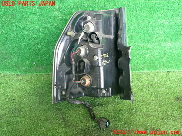 2UPJ-9237821530]パジェロ(V98W)右テールランプ 中古_2