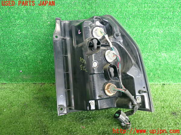 2UPJ-9237821536]パジェロ(V98W)左テールランプ 中古_2