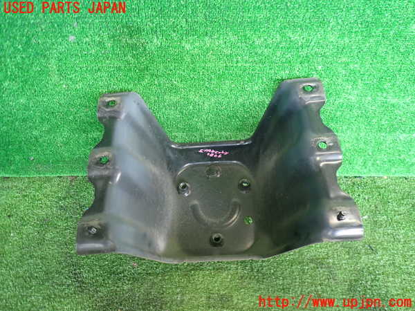 2UPJ-9237821700]パジェロ(V98W)スペアタイヤキャリア 中古_2