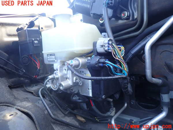 2UPJ-9237824040]パジェロ(V98W)ABSアクチュエーター 中古_2