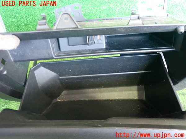 2UPJ-9237827516]パジェロ(V98W)グローブボックス1 中古_2