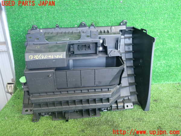 2UPJ-9237827516]パジェロ(V98W)グローブボックス1 中古_3