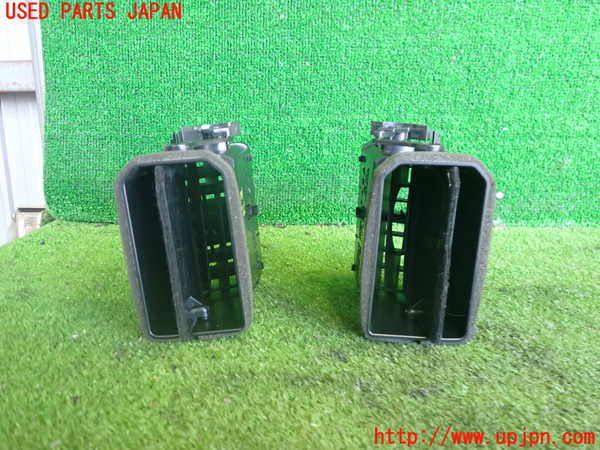 2UPJ-9237827526]パジェロ(V98W)エアコン吹き出し口1 (真中) 中古_2