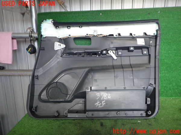 2UPJ-9237821264]パジェロ(V98W)左前ドア内張り 中古_3