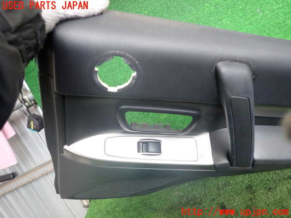 2UPJ-9237821294]パジェロ(V98W)右後ドア内張り 中古_2