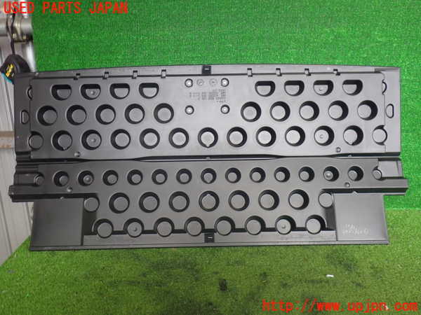 2UPJ-9237827771]パジェロ(V98W)ラゲッジトレイ1 中古_2