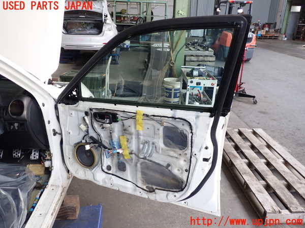 2UPJ-9237831230]アルテッツァ(GXE10)右前ドア 中古(43R-00034 M2H4)_5