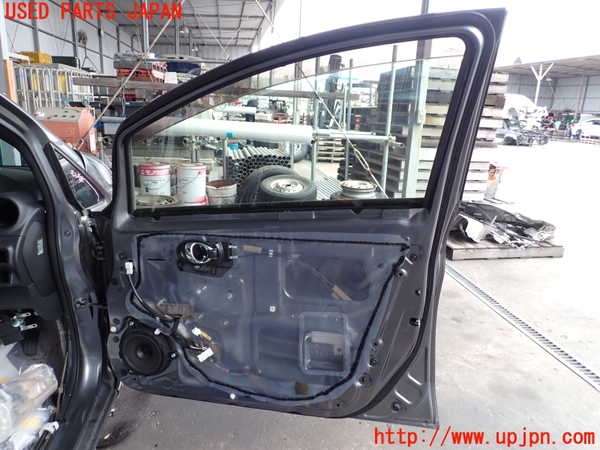 2UPJ-9237841230]ノート NISMO(E12)右前ドア (43R-00033) 中古_5