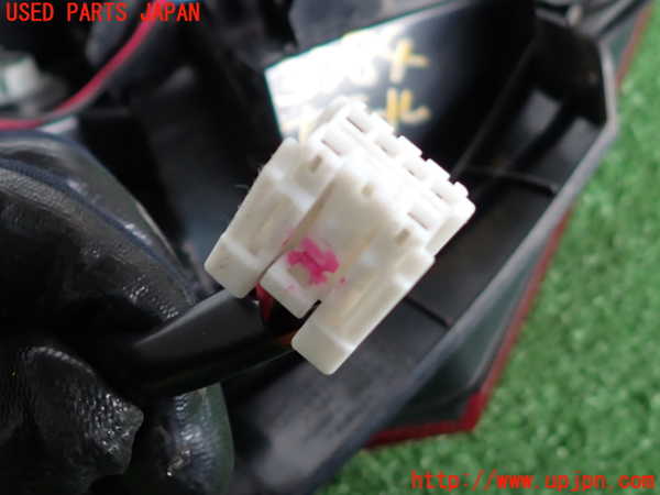 2UPJ-9237841530]ノート NISMO(E12)右テールランプ 中古_3