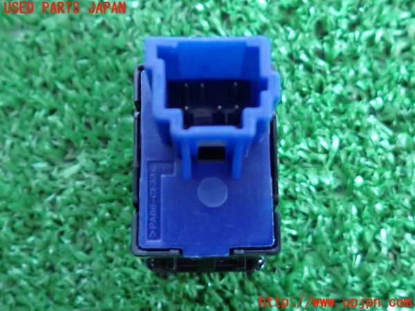 2UPJ-9237846306]ノート NISMO(E12)スイッチ1 (AUTO OFF) 中古_3