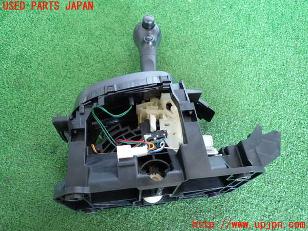 2UPJ-9237847555]ノート NISMO(E12)ATシフトレバー 中古_4