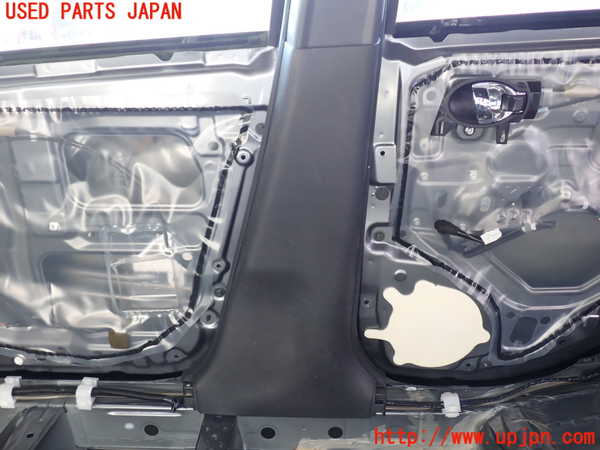 2UPJ-9237847665]ノート NISMO(E12)右センターピラートリム 中古_3