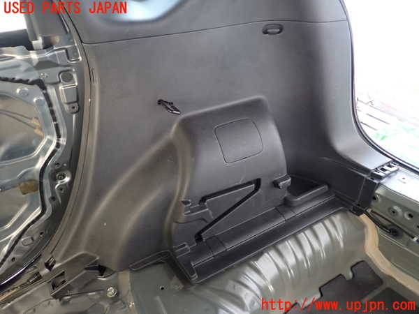 2UPJ-9237847675]ノート NISMO(E12)右リアピラートリム 中古_3