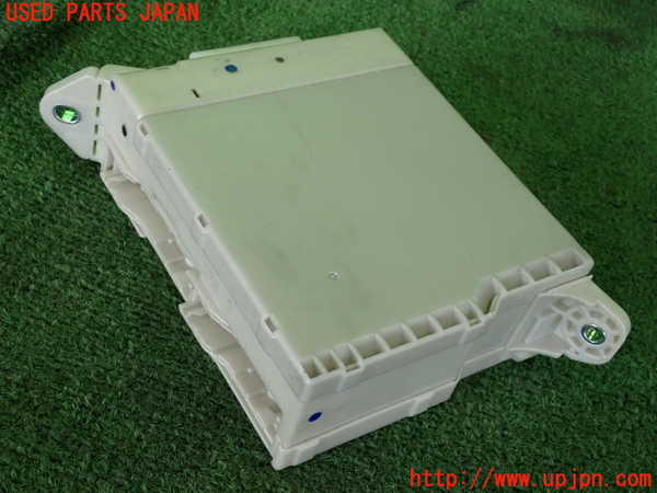2UPJ-9237856742]レクサス・IS250(GSE25)ヒューズボックス2(室内助手席側) 中古_2