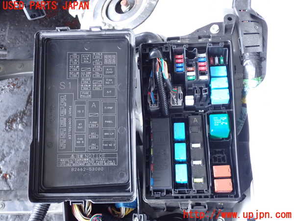 2UPJ-9237856743]レクサス・IS250(GSE25)ヒューズボックス3(EGルーム内助手席側) 中古_2