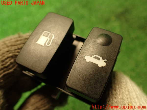 2UPJ-9237866312]レクサス・IS250(GSE20)スイッチ7(給油口 トランク) 中古_2