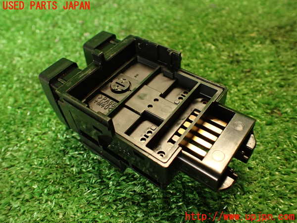 2UPJ-9237866312]レクサス・IS250(GSE20)スイッチ7(給油口 トランク) 中古_3