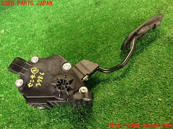 2UPJ-9237866383]レクサス・IS250(GSE20)センサー3(アクセルペダル) 中古_3