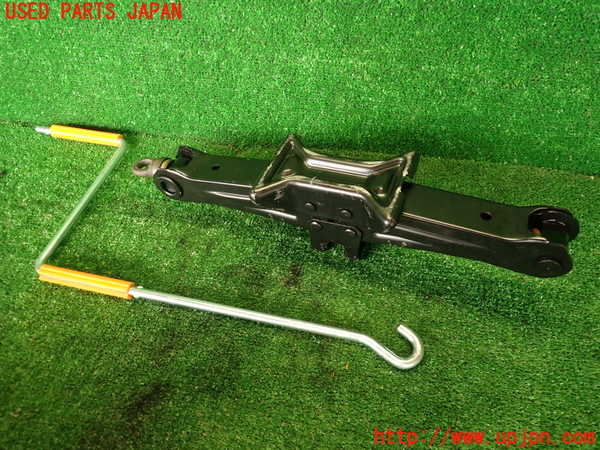 2UPJ-9237867805]レクサス・IS250(GSE20)車載工具 中古_2