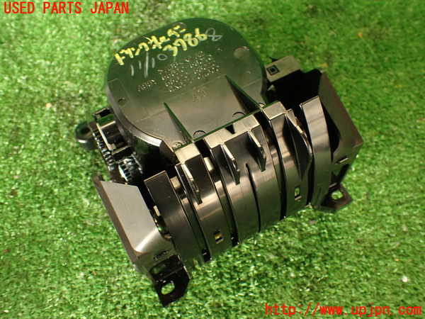 2UPJ-9237867810]レクサス・IS250(GSE20)ドリンクホルダー 中古_4