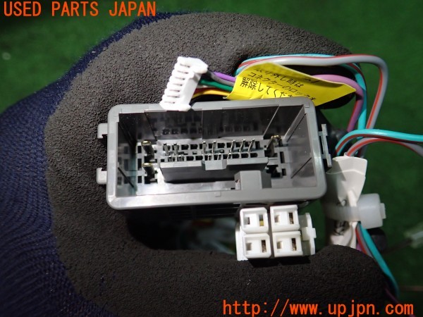 3UPJ=9237870512]ストリーム(RN8)中期 社外 ナビ オーディオハーネス ブラケット 付き 中古_3
