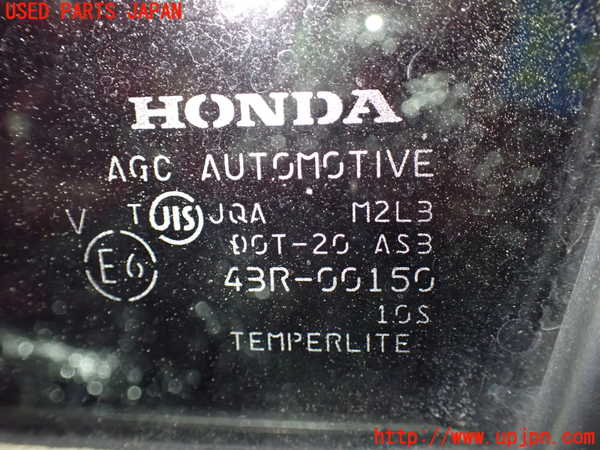 1UPJ-9237871320]ストリーム(RN8)左後ドア 中古 AGC M2L3 43R-00150_4