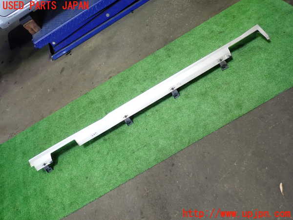 1UPJ-9237871390]ストリーム(RN8)右サイドステップ 中古_2