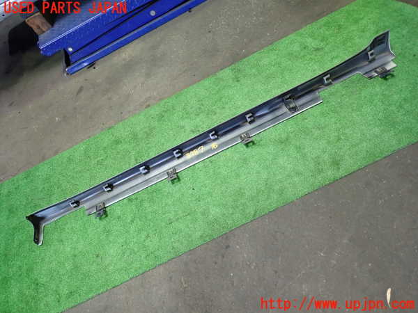 1UPJ-9237871390]ストリーム(RN8)右サイドステップ 中古_3